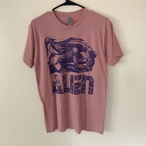 Alien graphic tee